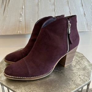 Dolce Vita burgundy suede booties size 9